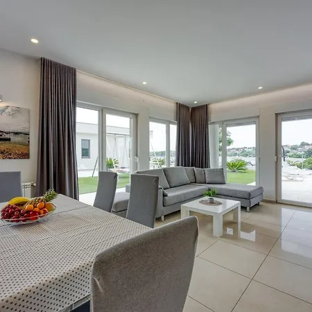 Lejlighed Elegant Panoramic Seaview Pula