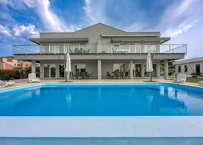 Elegant Panoramic Seaview Lejlighed Pula