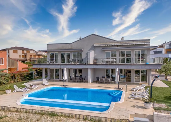 Elegant Panoramic Seaview Lejlighed Pula