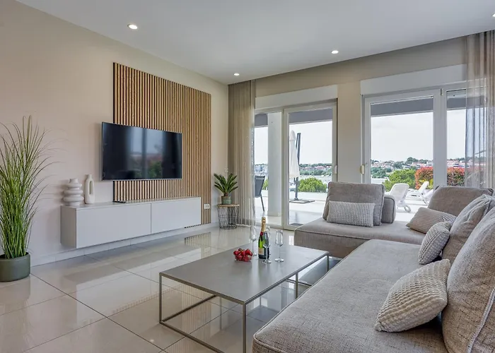 Elegant Panoramic Seaview Lejlighed *