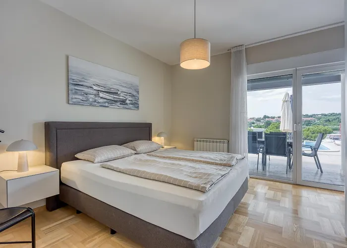 Elegant Panoramic Seaview Lejlighed