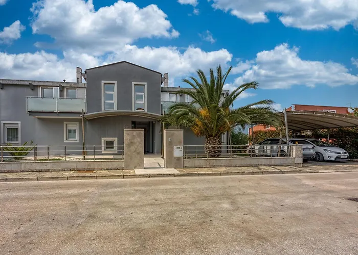 Elegant Panoramic Seaview Lejlighed