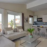 Elegant Panoramic Seaview アパート プーラ