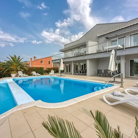 Elegant Panoramic Seaview *