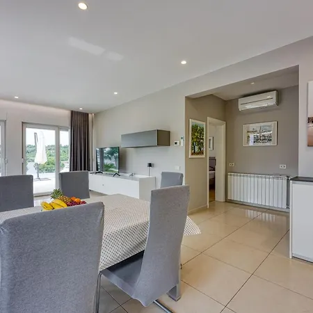 Elegant Panoramic Seaview Pula