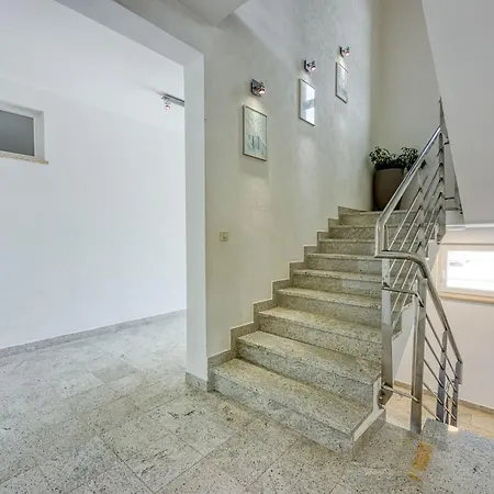 Elegant Panoramic Seaview