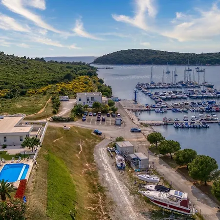 Elegant Panoramic Seaview Appartement Pula