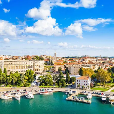 Elegant Panoramic Seaview Appartamento