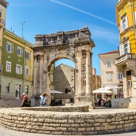 Elegant Panoramic Seaview *