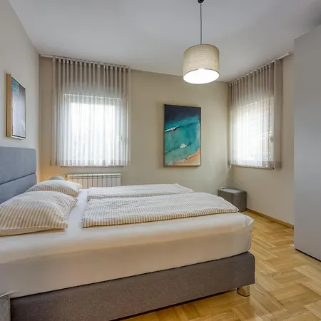 Elegant Panoramic Seaview Pola