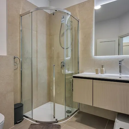 Elegant Panoramic Seaview *