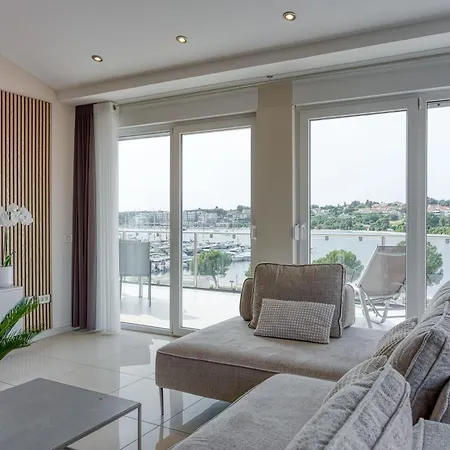 Elegant Panoramic Seaview Appartement