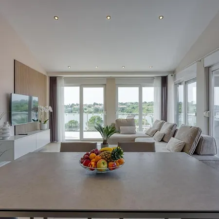 Elegant Panoramic Seaview 아파트 *