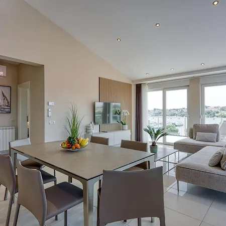 Elegant Panoramic Seaview Appartement