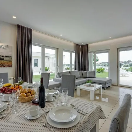 Apartment Elegant Panoramic Seaview