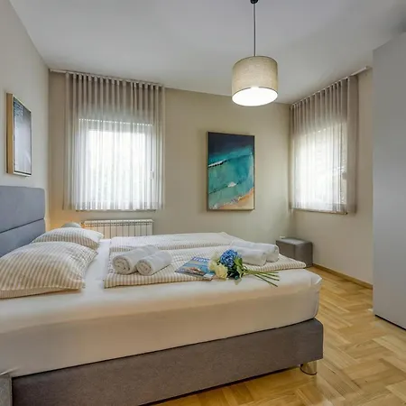 Elegant Panoramic Seaview *