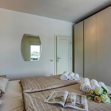 Apartment Elegant Panoramic Seaview Pula
