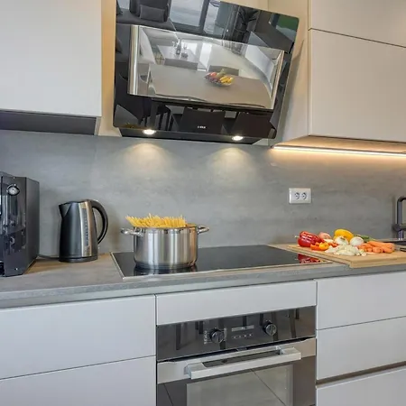 Apartment Elegant Panoramic Seaview Pula
