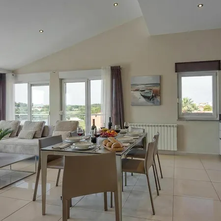 Apartment Elegant Panoramic Seaview