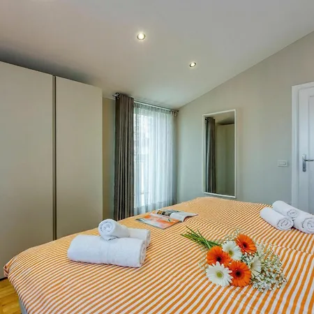 Apartment Elegant Panoramic Seaview Pula