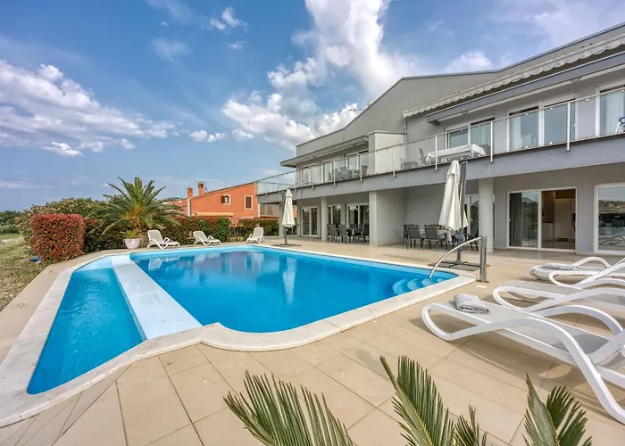 Elegant Panoramic Seaview *