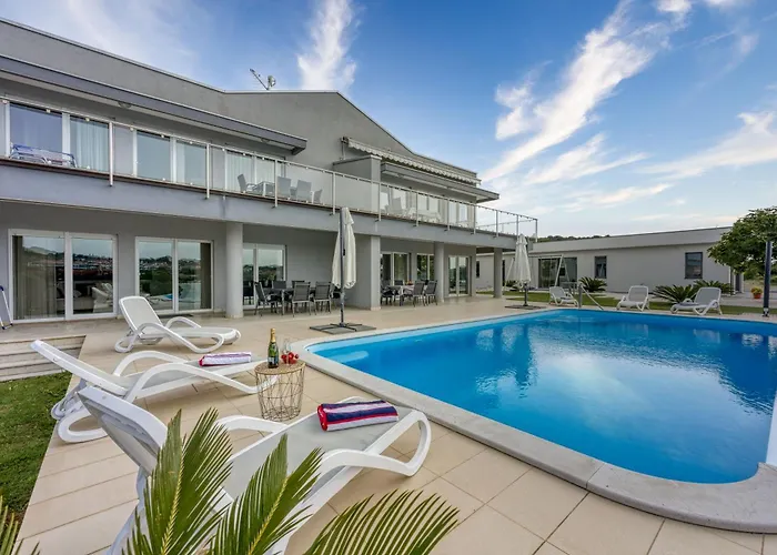 Elegant Panoramic Seaview Pula