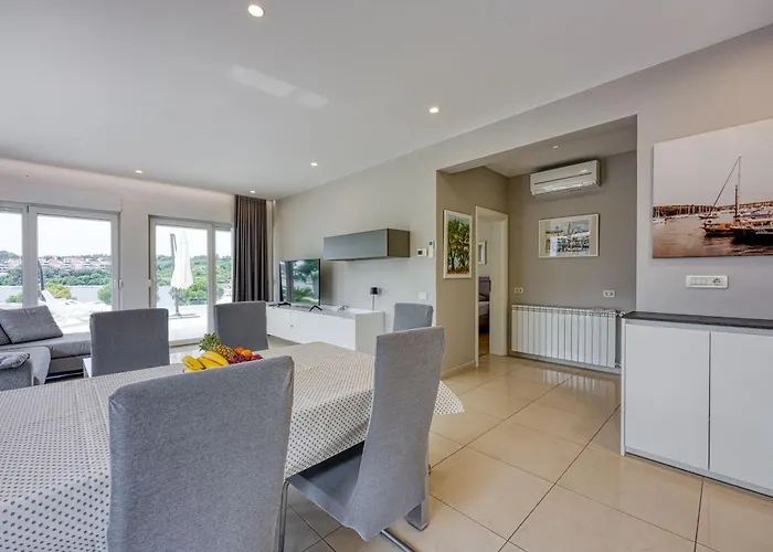 Elegant Panoramic Seaview Pula