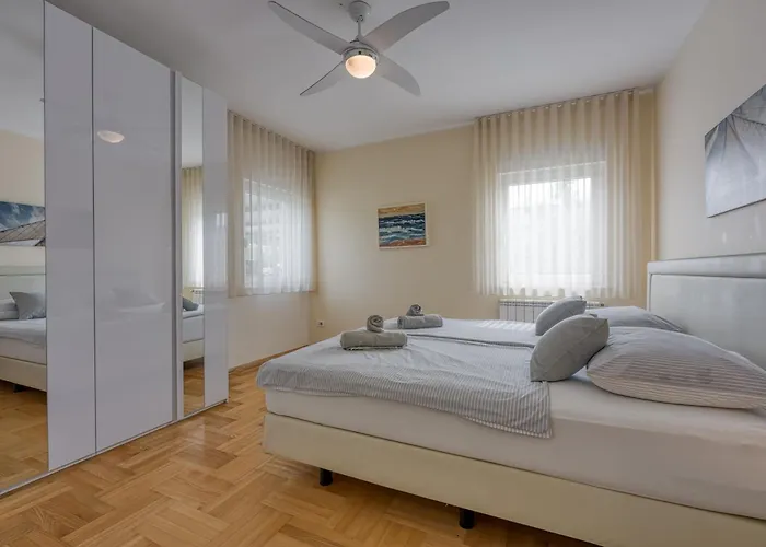 Elegant Panoramic Seaview Pula