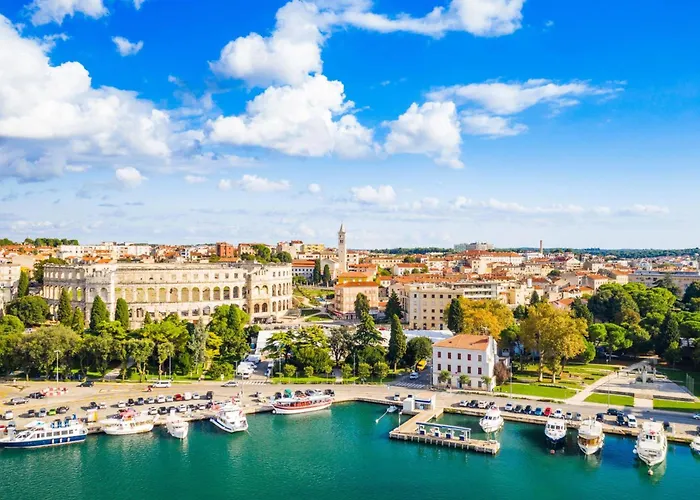 Elegant Panoramic Seaview Apartment