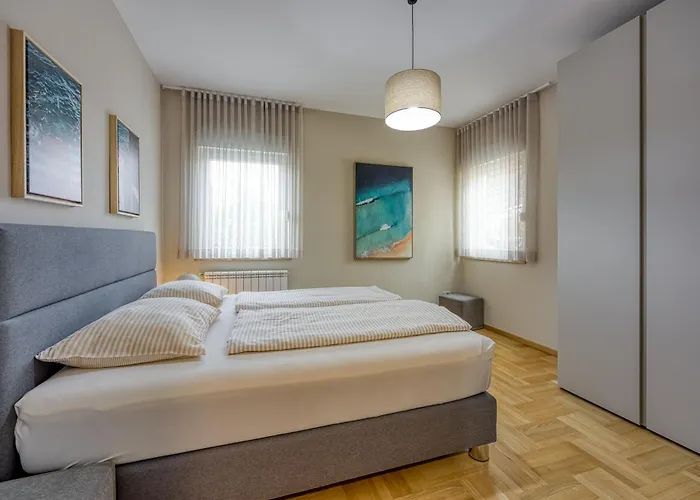 Elegant Panoramic Seaview Pula